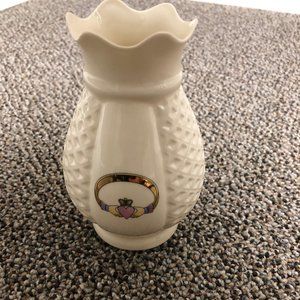 DONEGAL Parian China IRELAND vase, Claddagh